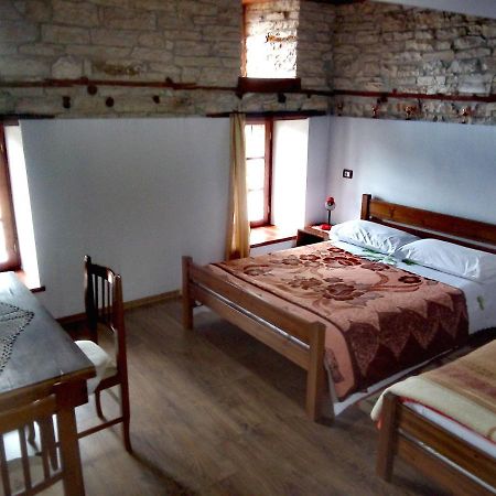 Ruols Guesthouse Gjirokastër 외부 사진