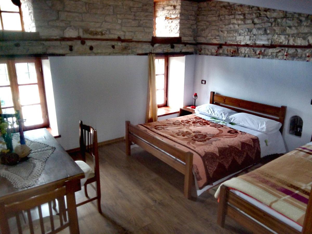 Ruols Guesthouse Gjirokastër 외부 사진