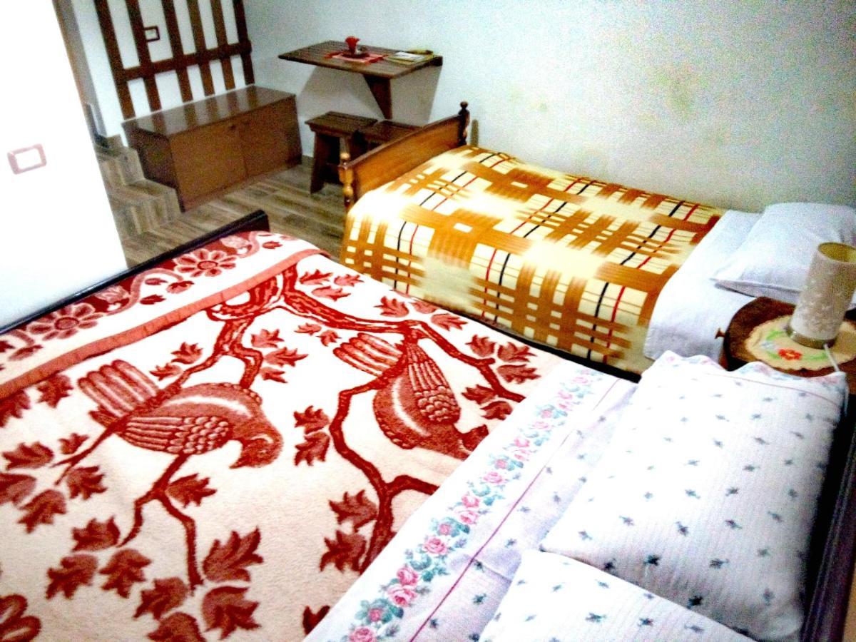 Ruols Guesthouse Gjirokastër 외부 사진
