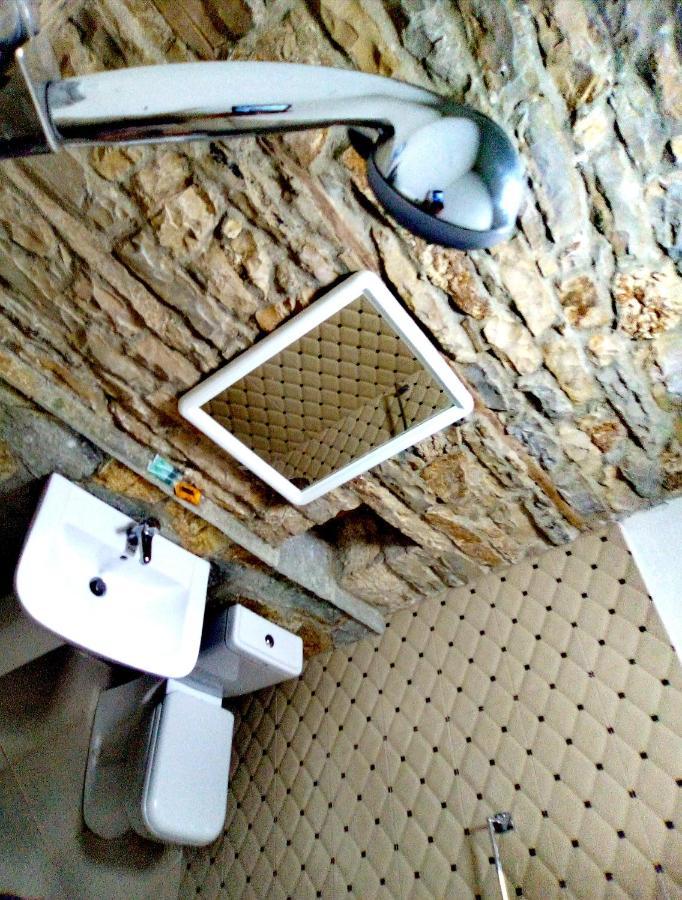 Ruols Guesthouse Gjirokastër 외부 사진