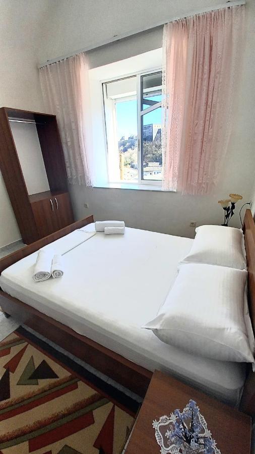 Ruols Guesthouse Gjirokastër 외부 사진