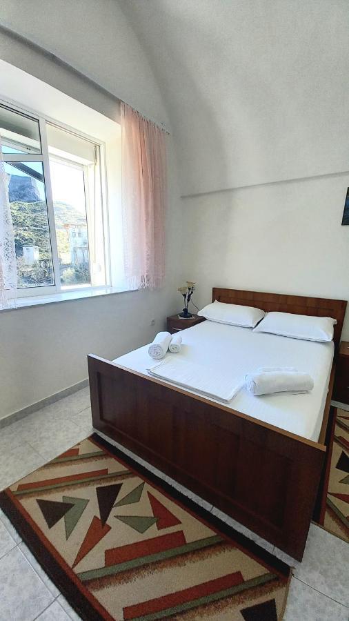 Ruols Guesthouse Gjirokastër 외부 사진